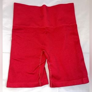 Aritzia TNA Ribbed Biker Shorts 7”